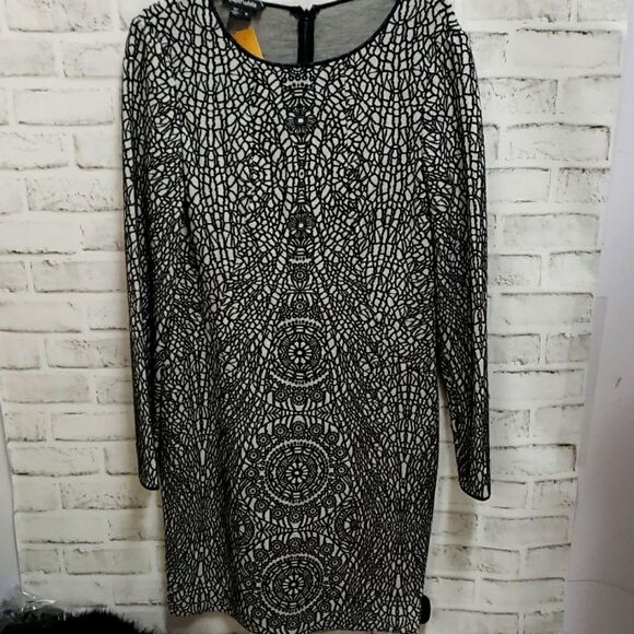 Paperwhite dress  - Picture 1 of 3